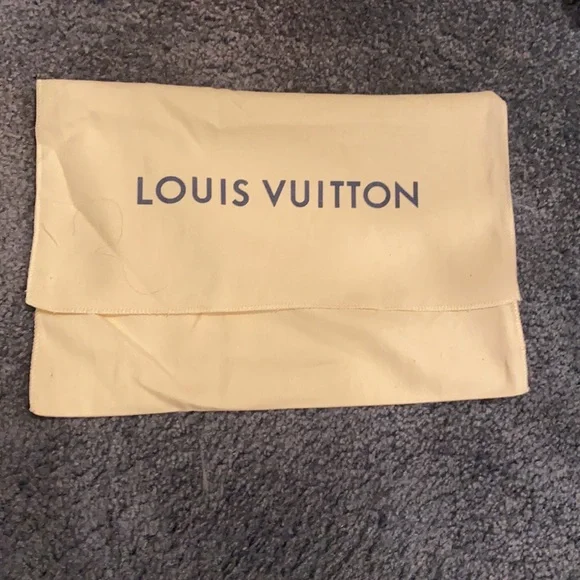 Louis Vuitton Beige garment cloths size Bag16/13